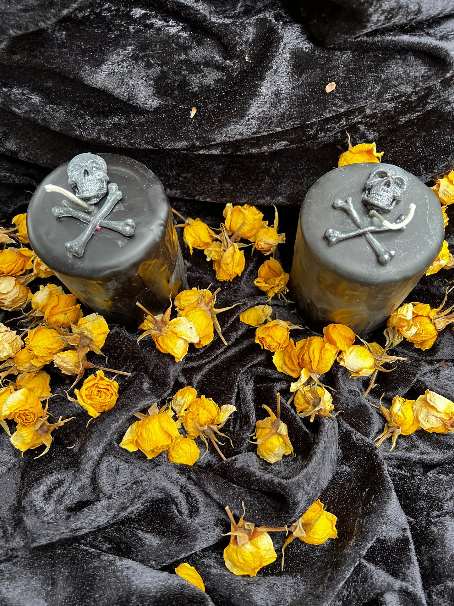 Skull and Crossbones Drip Pillar in Black Beeswax