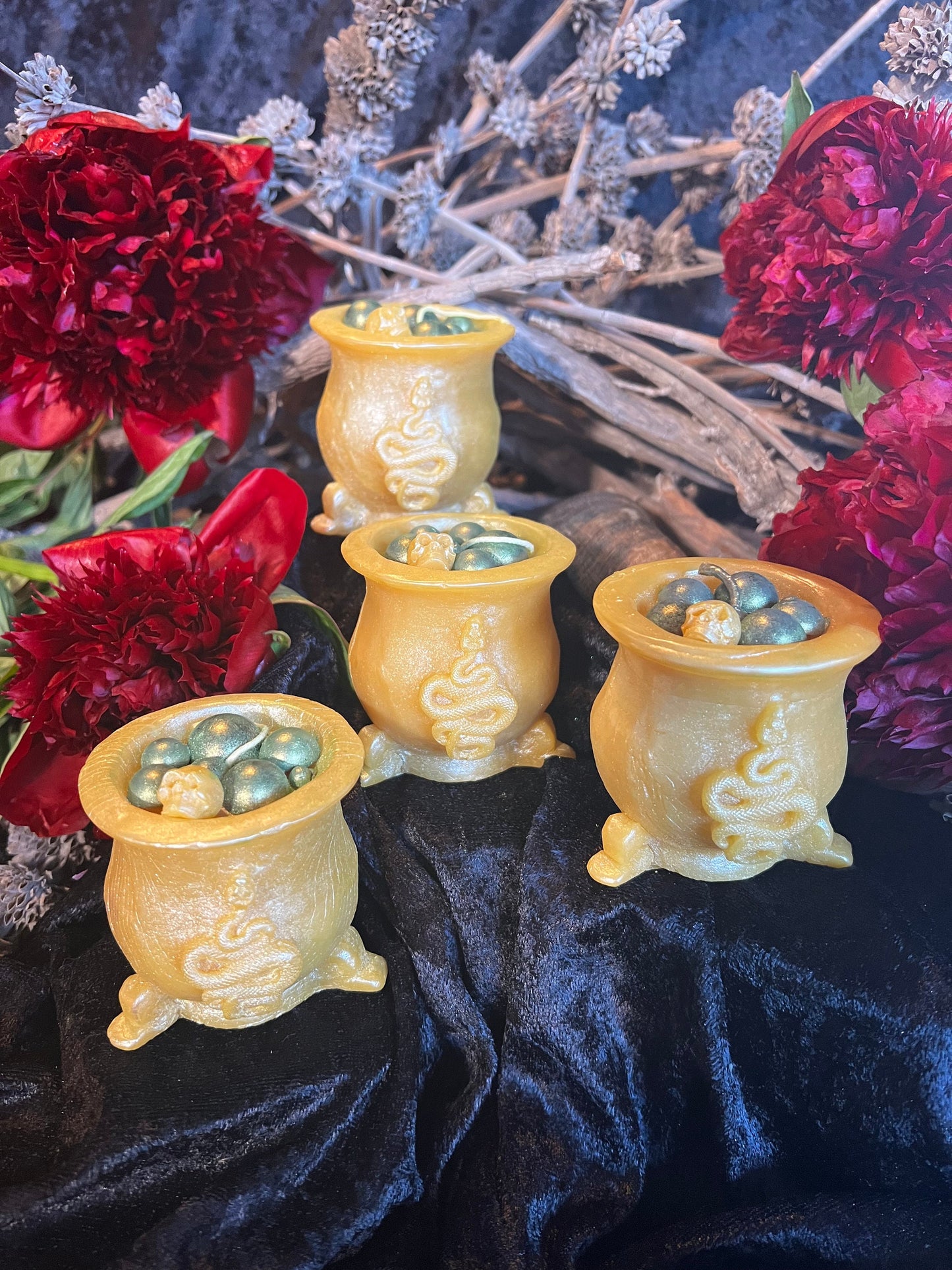 Cauldron Candle in Gold Beeswax